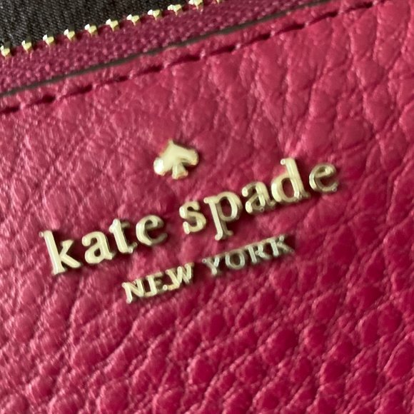Kate Spade New York Large Leather Zip Around Wallet - EUC - Picture 3 of 13
